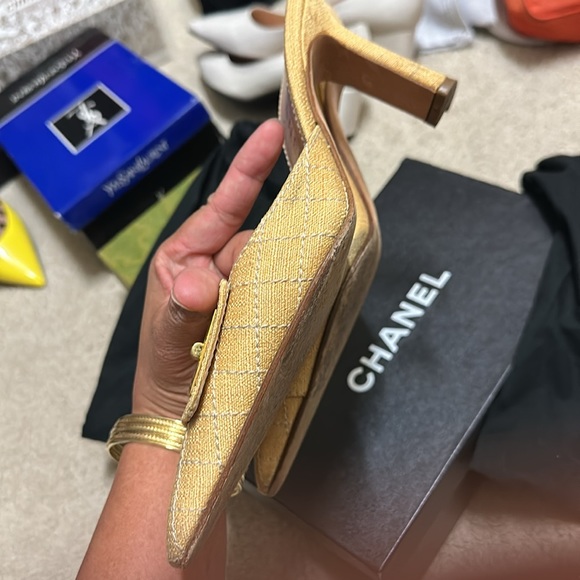 Chanel shoes - Picture 6 of 8